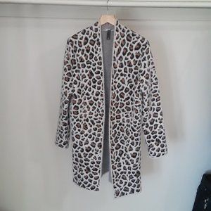 Soft Leopard print duster. Size small/medium.